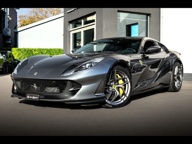 Ferrari 812 Superfast 6.5 V12 - GRIGIO SILVERSTONE 740 – FERRARI WARRANTY 10/2027