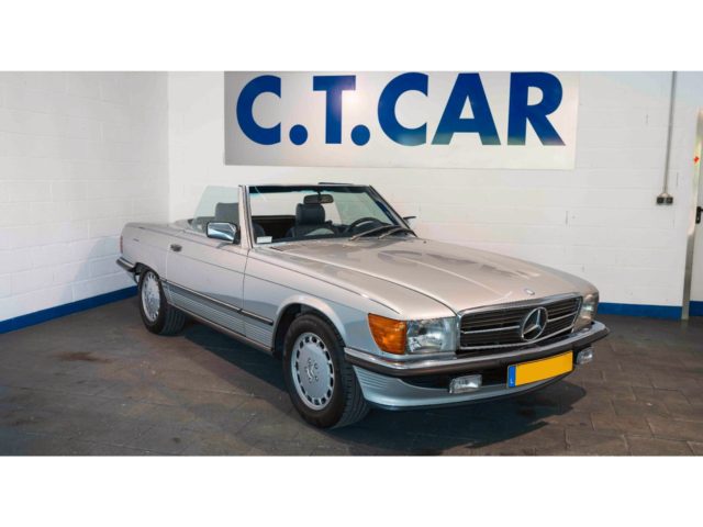 Mercedes SL 560 Auto.
