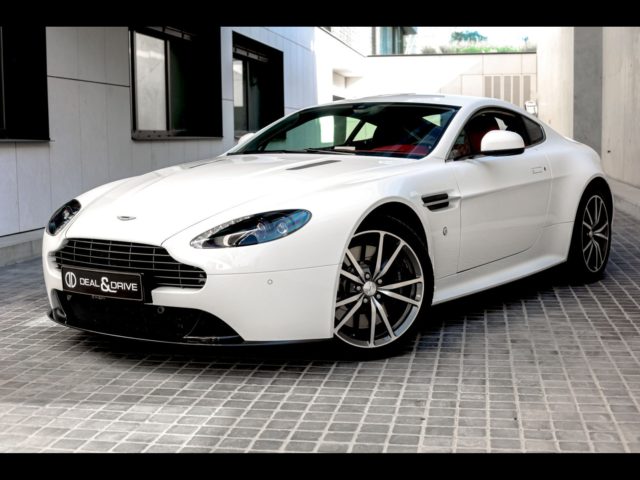 Aston Martin V8 Vantage S COUPE SPORTSHIFT II - STRATUS WHITE METALLIC